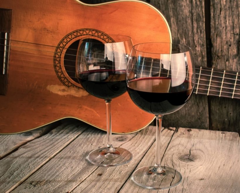 vino musica calice rosso