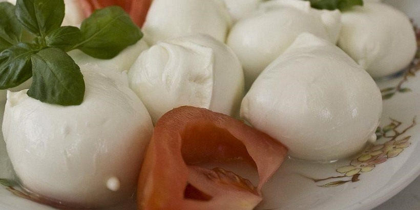 mozzarella di bufala campana caprese