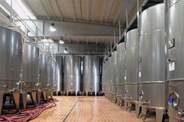 serbatoi acciaio fermentazione vino uva