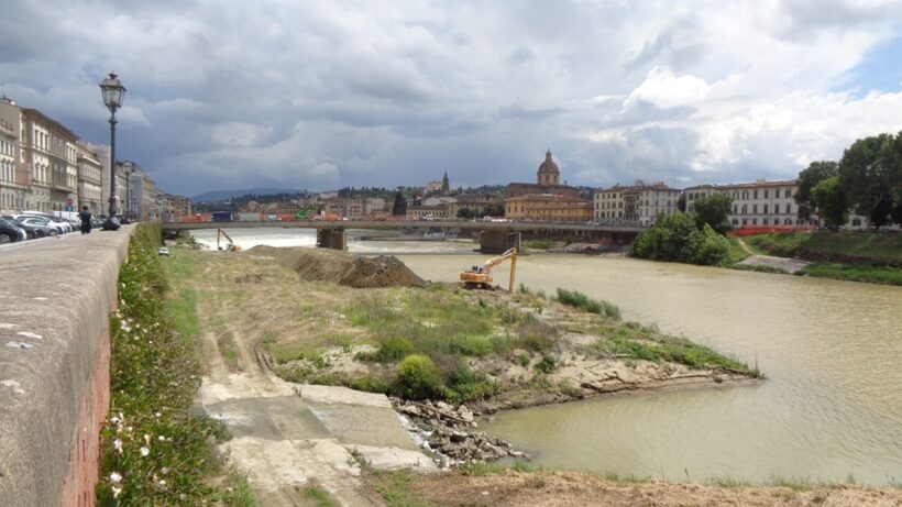 Deposito sabbioso nel fiume Arno